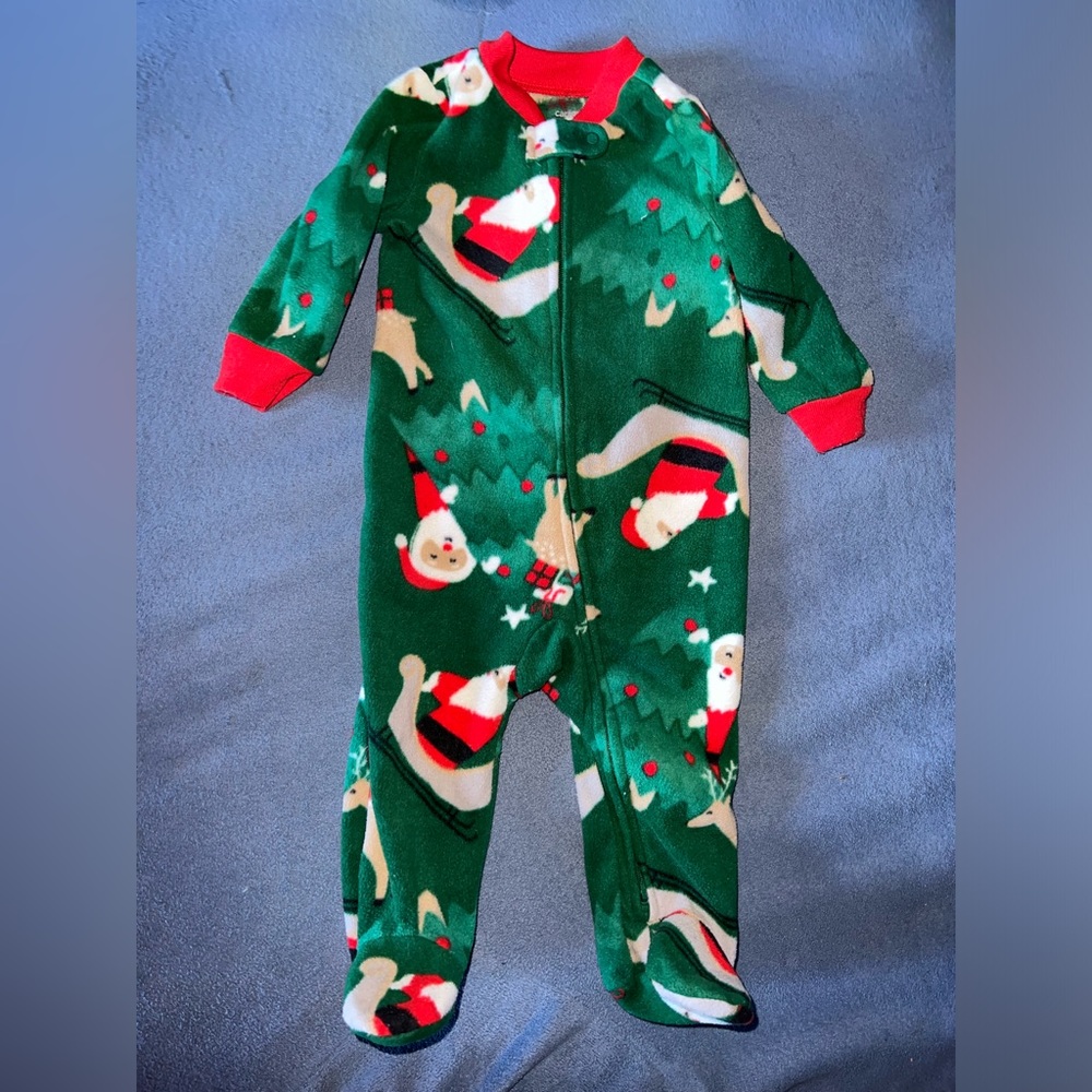 Fleece footsie pajamas. Carter’s Christmas pattern. Baby 3 to 6 months